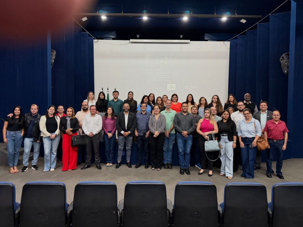O encontro reunião controladores de vários municípios da região.